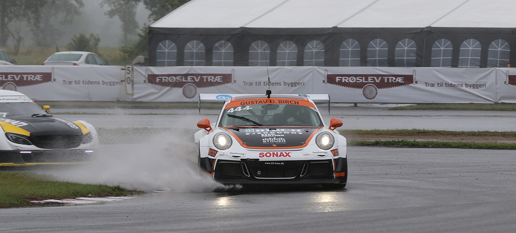 Gustav Birch og Mikkel O. Pedersen i Porsche 991
(Foto: Motorsporten.dk)